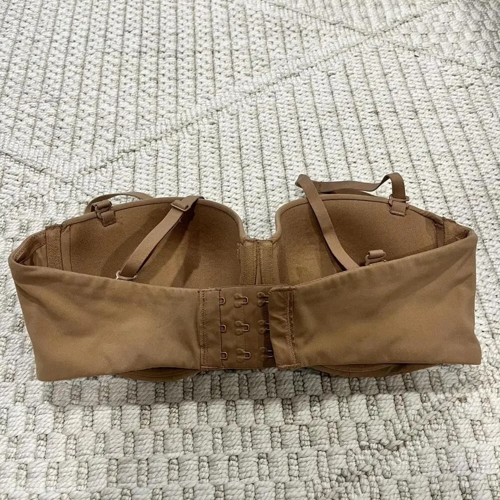 Skims Fits Everybody Strapless Bra - Picture 2 of 3